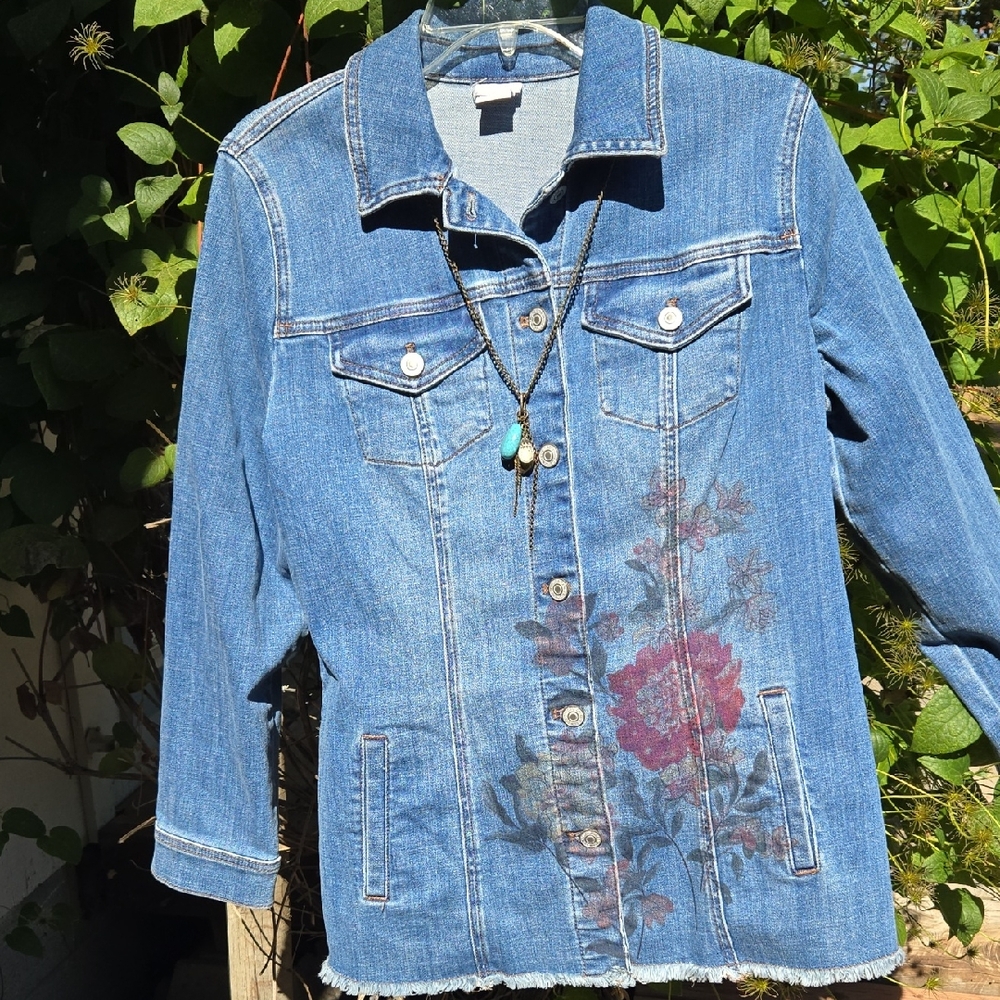 CHICOS Floral Denim Button Down Shacket  SZ 1              (MSTR C)